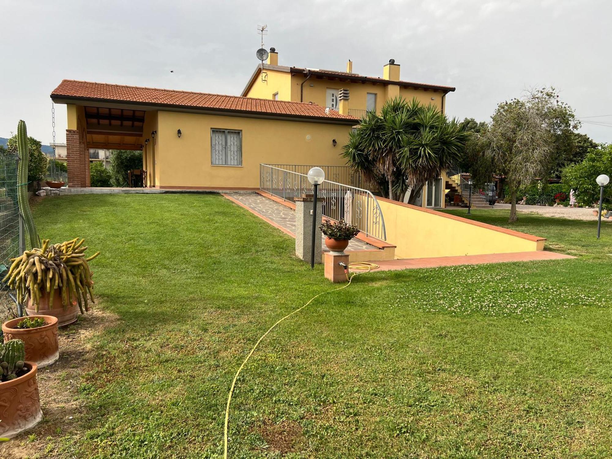 Agriturismo Il Giardino Degli Olivi Appartamenti Кастильоне-делла-Пеская Экстерьер фото
