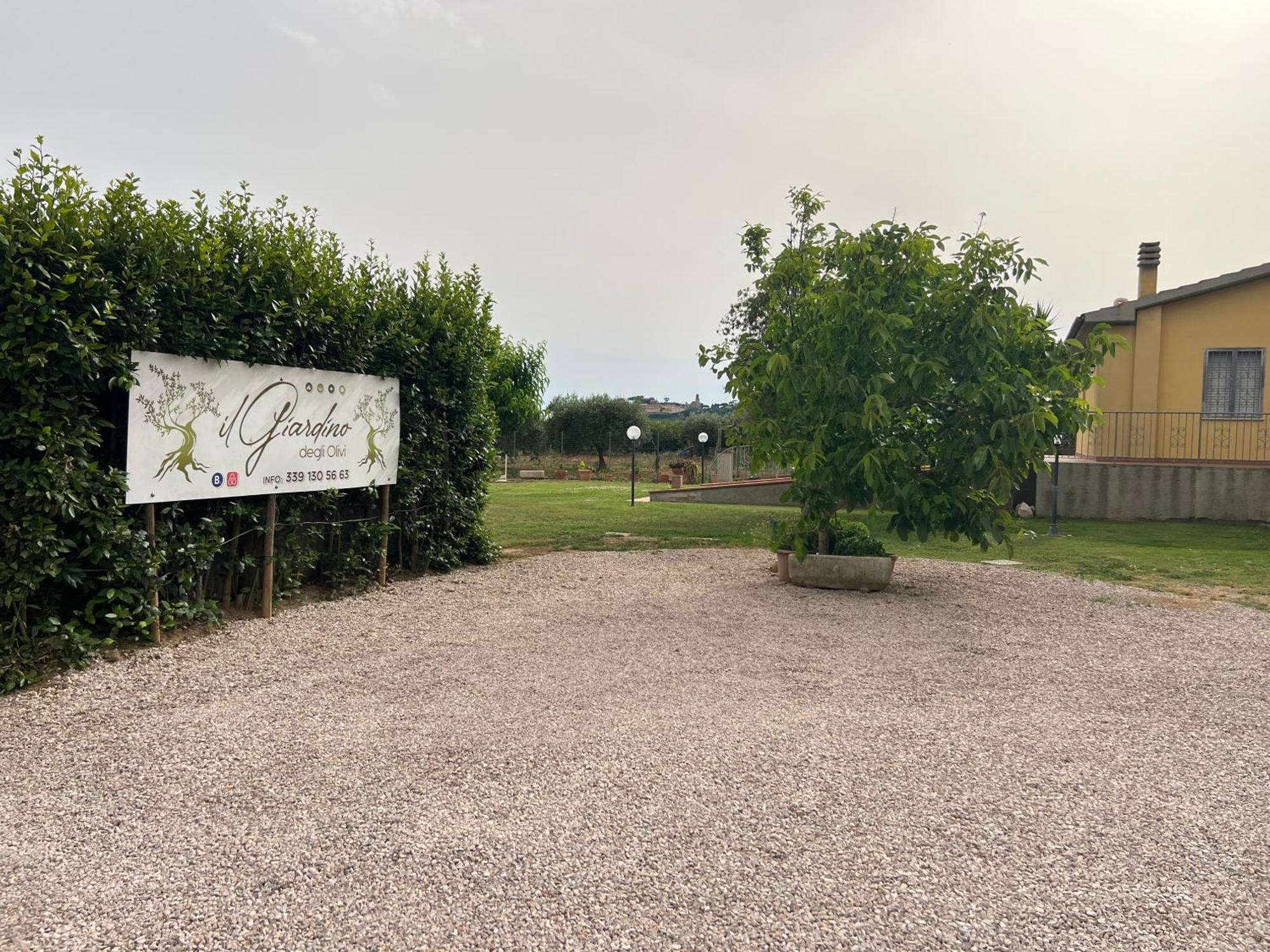 Agriturismo Il Giardino Degli Olivi Appartamenti Кастильоне-делла-Пеская Экстерьер фото